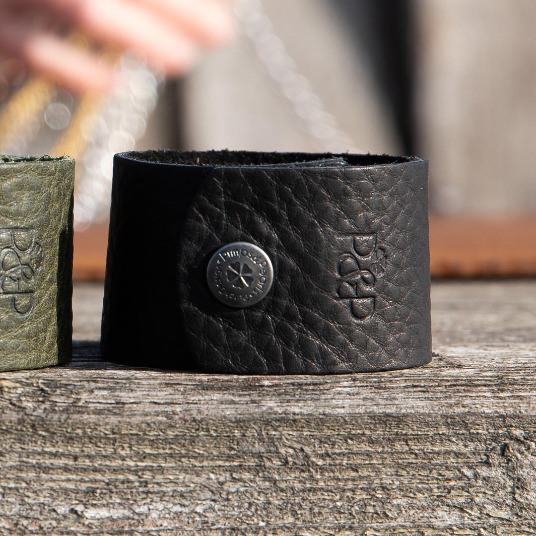 764 Leather Cuff 01 Black