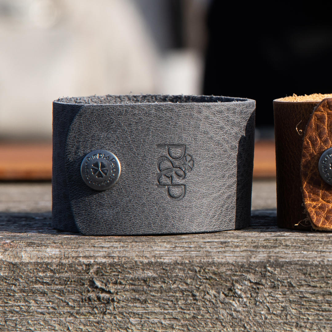 764 Leather Cuff 15 Elephant Grey